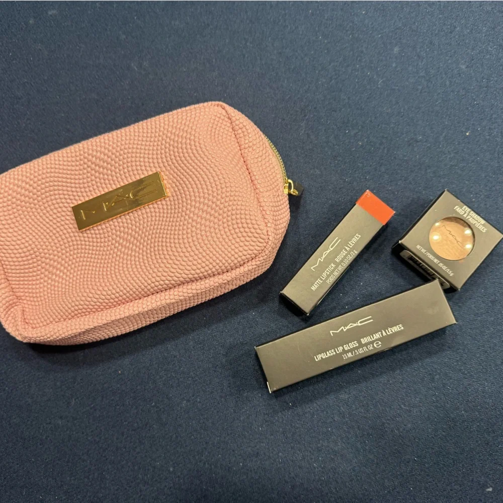 MAC pink Cosmetics bag w/Lipstick lipgloss & Eyeshadow Set/pretty & practical